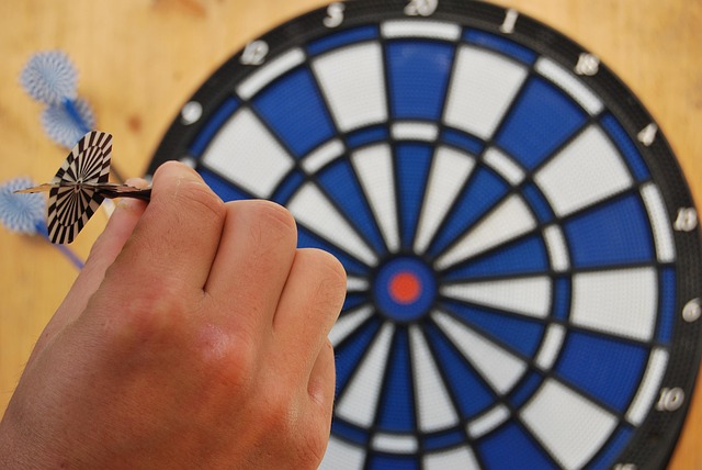 Fra pub til prime time: Darts vej til tv-skærmen
